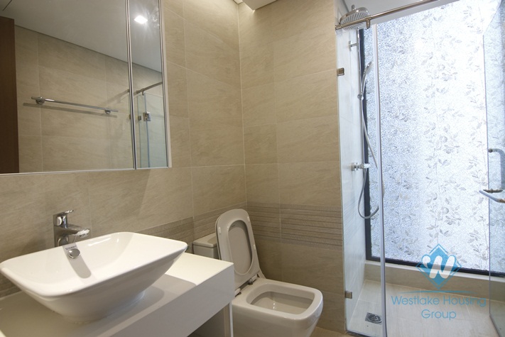 Nice three bedrooms apartment for rent in Vinhome Metropolis, Lieu Giai street, Ha Noi